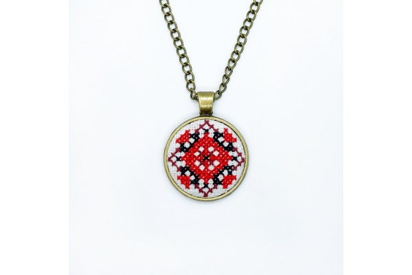 Набір для вишивання кулона із закодованим словом "Сила" MES020