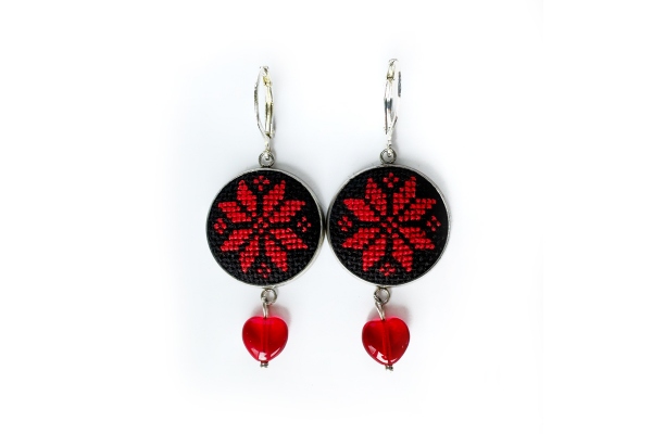 Набір для вишивання сережок "Червона традиція" MES068